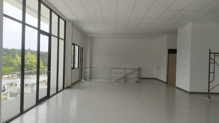 Gudang disewakan di Delta Silicon Lippo Cikarang